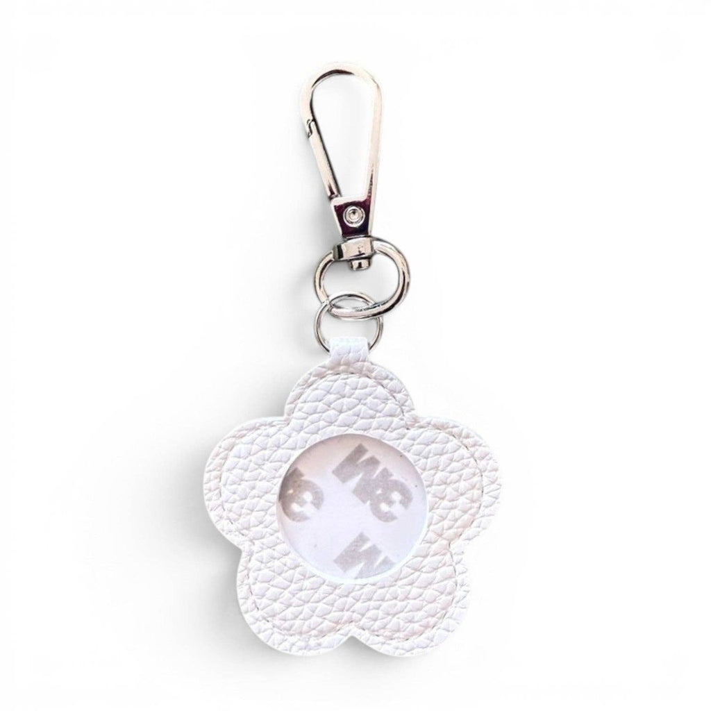 Flower Keychain  – 3M Self-Finishing Needlepoint: White